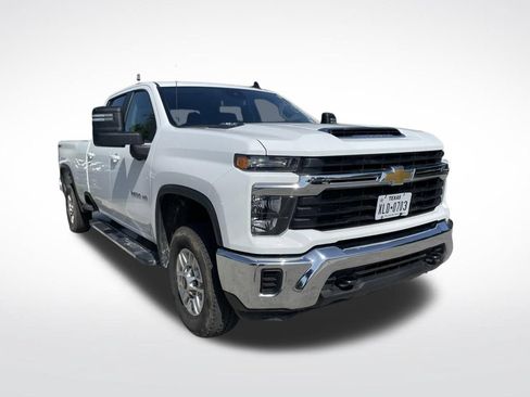 Used 2026 Chevrolet Silverado 2500 LT AWD/4WD image 2