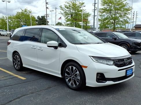 Certified 2026 Honda Odyssey Elite image 3