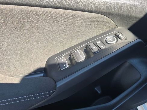 Used 2025 Honda Civic Sport image 11