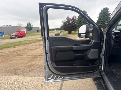 Used 2024 Ford F250 Lariat w/ Black Appearance Package AWD/4WD image 21