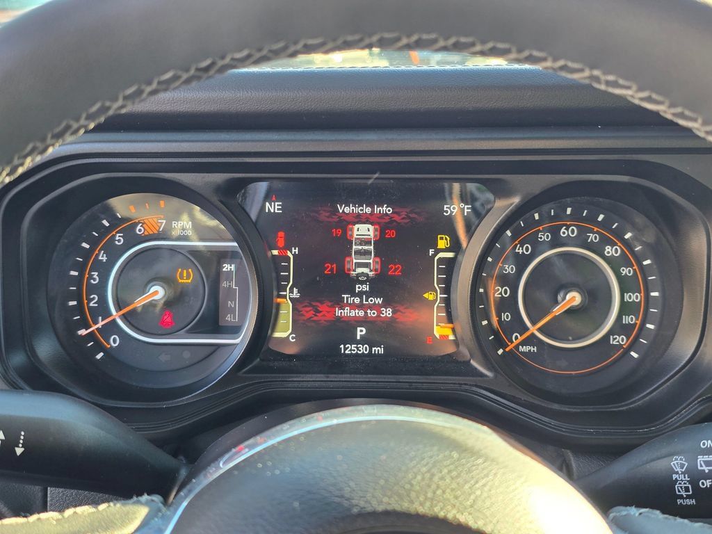 Used 2025 Jeep Wrangler Unlimited Sahara AWD/4WD image 22