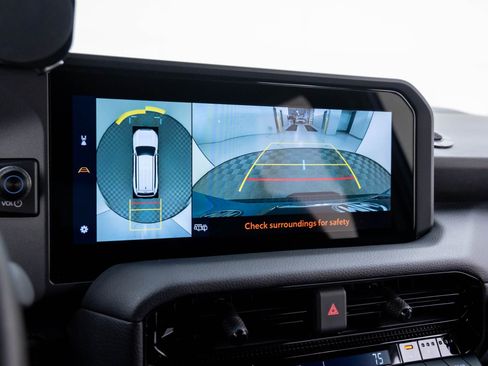 Used 2024 Toyota Land Cruiser image 22