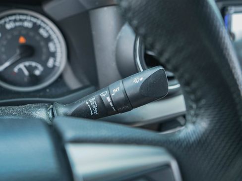 Used 2016 Toyota Tacoma SR5 image 14