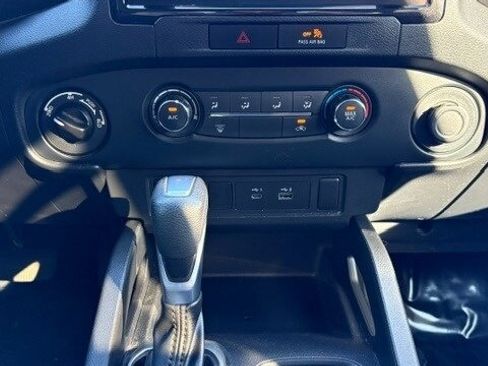 Used 2022 Nissan Frontier S image 13