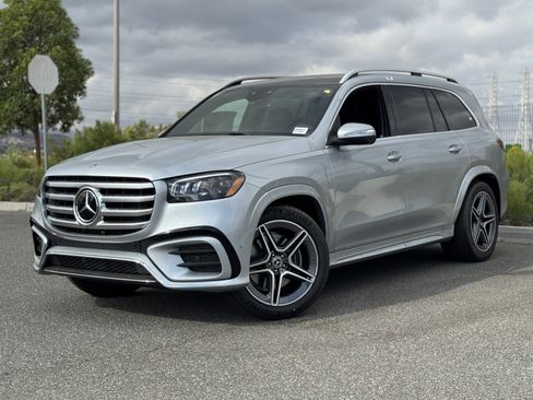 New 2025 Mercedes-Benz GLS 450 4MATIC image 2