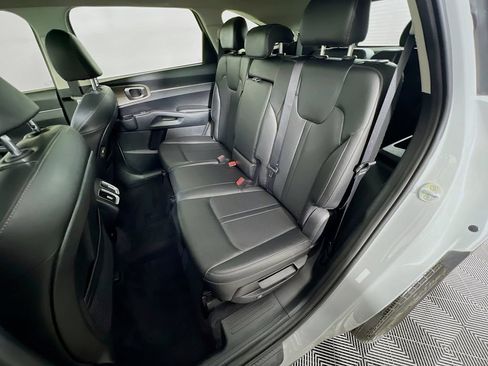 Used 2022 Kia Sorento S w/ Panoramic Sunroof Package AWD/4WD image 25