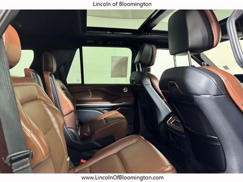 Used 2025 Lincoln Navigator Reserve image 19