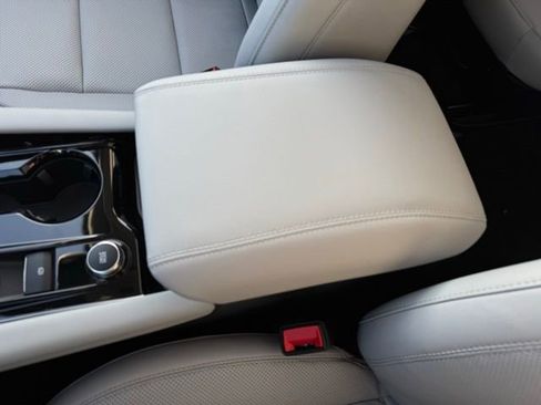 New 2026 Ford Explorer Platinum w/ LUX Leather Package image 19