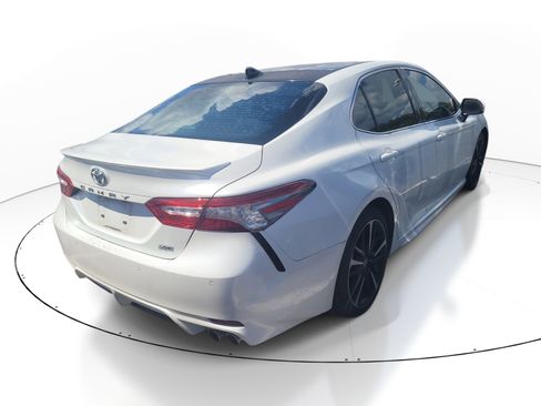 Used 2018 Toyota Camry XSE FWD image 7