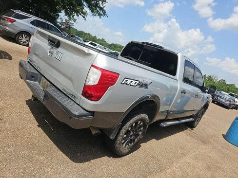 Used 2018 Nissan Titan PRO-4X w/ Pro-4x Utility Package AWD/4WD image 4
