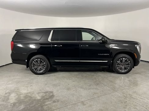 Used 2026 GMC Yukon XL Elevation w/ Elevation Premium Package RWD image 9