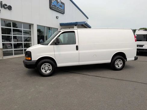 Used 2016 Chevrolet Express 2500 RWD image 1