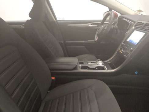 Used 2020 Ford Fusion SE AWD/4WD image 21