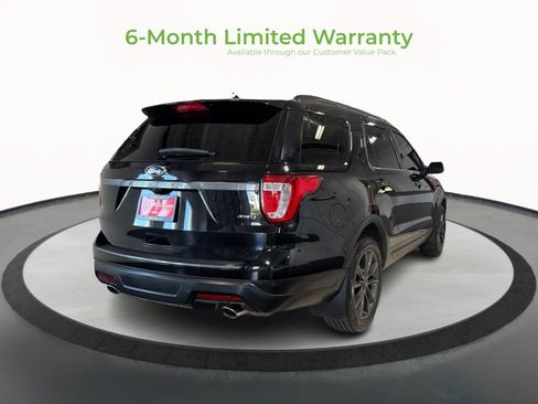 Used 2018 Ford Explorer XLT w/ Equipment Group 202A AWD/4WD image 7
