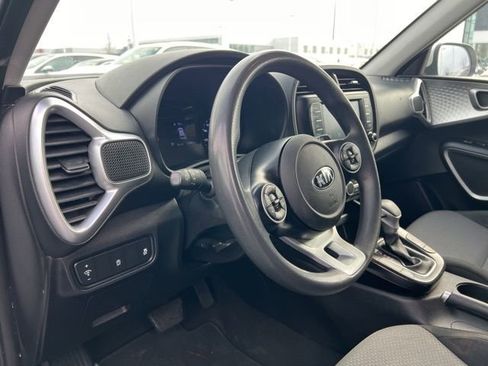 Used 2020 Kia Soul LX image 9