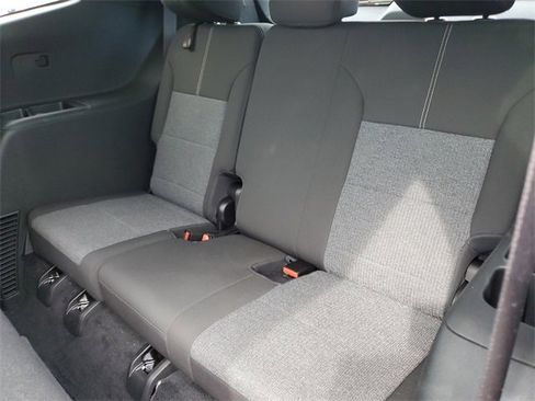 Used 2025 GMC Acadia Elevation image 26