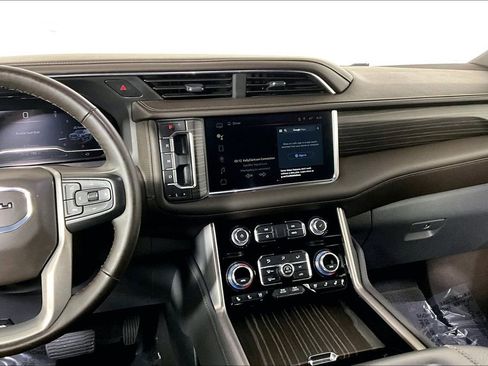 Used 2024 GMC Yukon XL Denali image 6