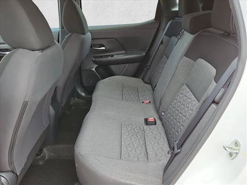 Used 2025 Nissan Kicks SV AWD/4WD image 17