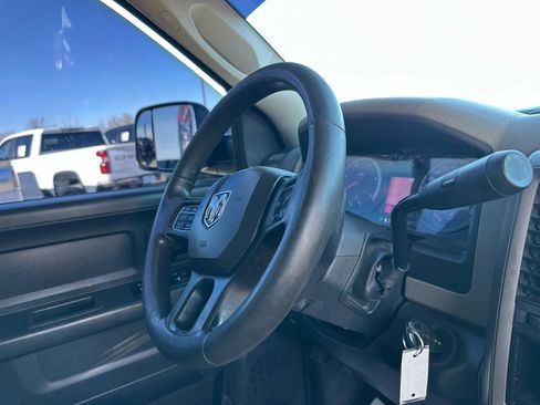 Used 2012 RAM 2500 ST w/ Chrome Appearance Group image 18