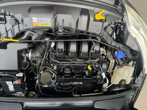 Used 2014 Ford Focus SE w/ SE Sport Package FWD image 25