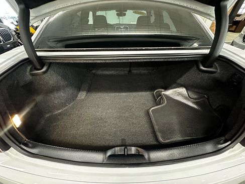 Used 2023 Chrysler 300 Touring w/ Sport Appearance Package image 20