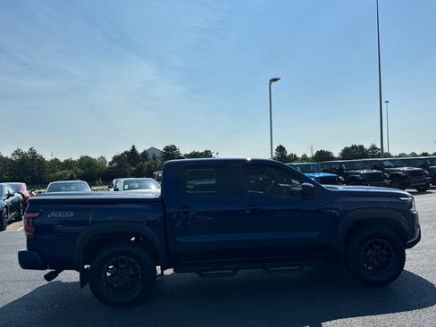 Used 2022 Nissan Frontier PRO-4X w/ Pro-4X Premium Package AWD/4WD image 2