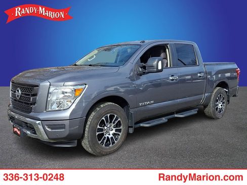 Used 2021 Nissan Titan SV w/ SV Convenience Package image 1