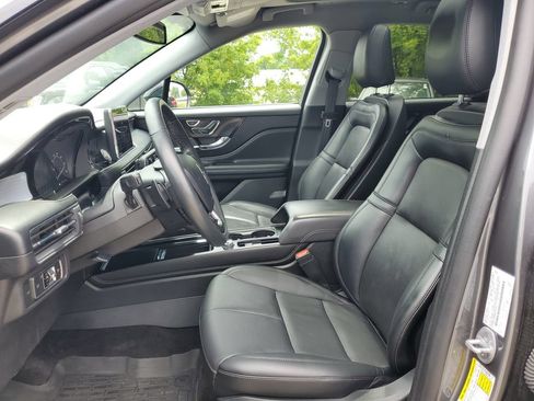 Used 2022 Lincoln Corsair AWD w/ Premium Package image 11