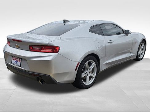 Used 2017 Chevrolet Camaro LT RWD image 8