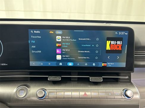 Used 2024 Hyundai Kona Limited image 14