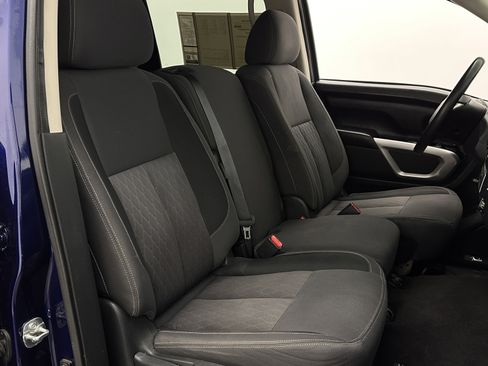 Used 2023 Nissan Titan SV image 32
