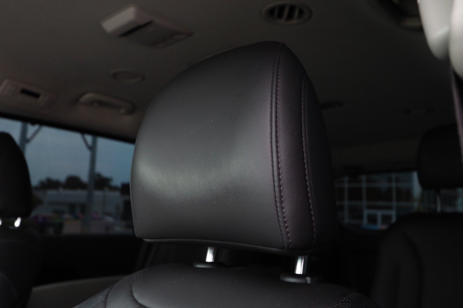 Used 2024 Kia Carnival EX FWD image 21
