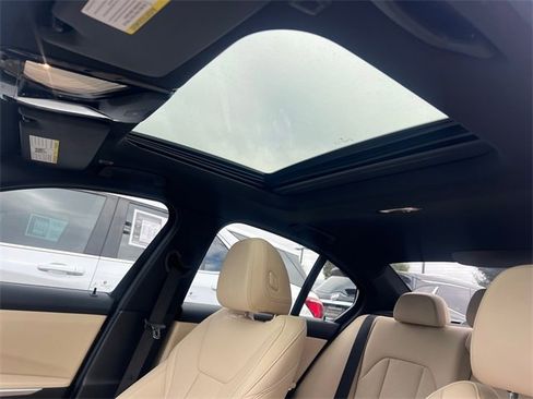 Used 2023 BMW 330i Sedan w/ M Sport Package image 32