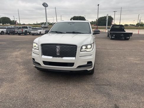 Used 2024 Lincoln Navigator L Reserve AWD/4WD image 4