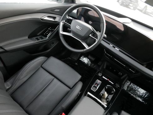 Used 2025 Audi Q6 e-tron Premium Plus w/ Premium Plus image 9