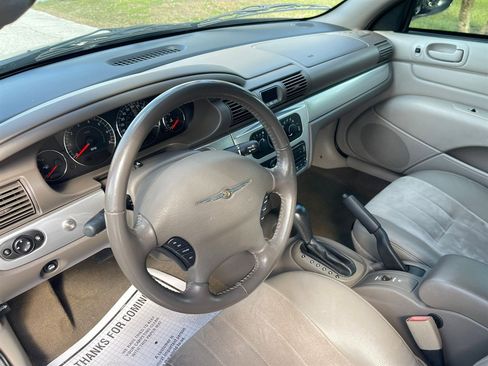 Used 2006 Chrysler Sebring Touring image 16