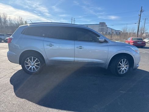 Used 2017 Buick Enclave Leather image 2