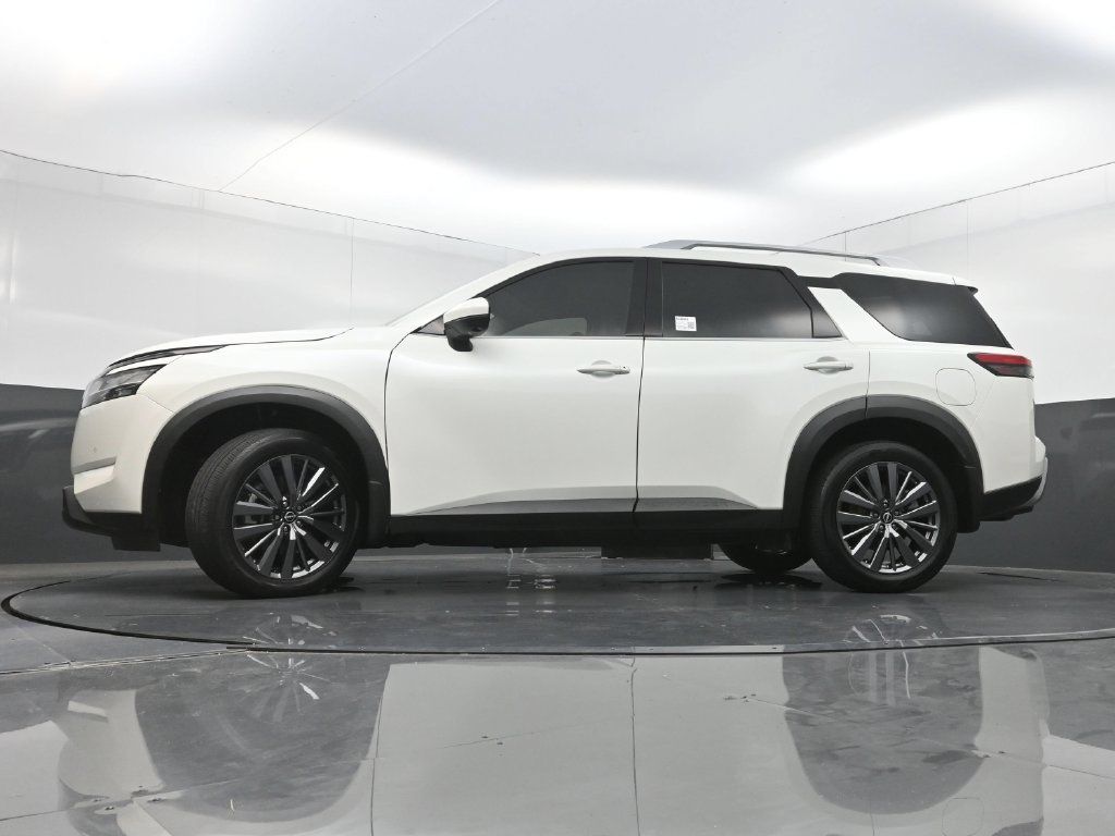Used 2024 Nissan Pathfinder SL w/ SL Premium Package FWD image 30