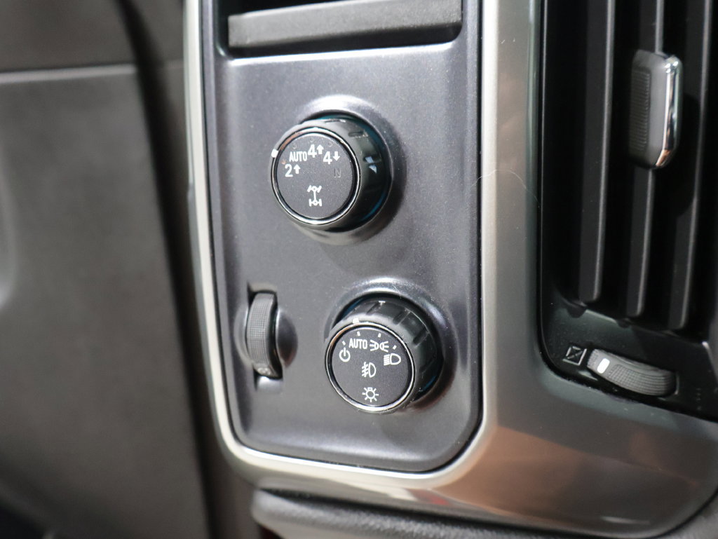 Used 2018 Chevrolet Silverado 1500 LT w/ All Star Edition AWD/4WD image 31