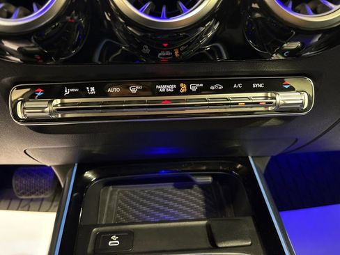 Used 2025 Mercedes-Benz GLA 250 4MATIC image 18