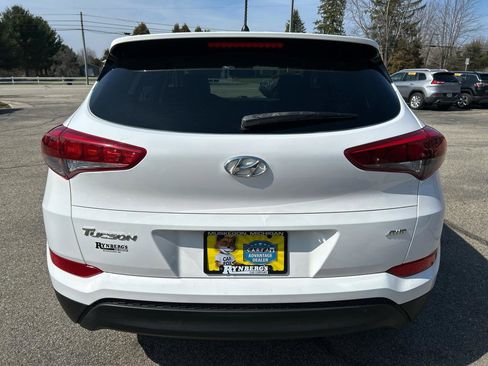 Used 2018 Hyundai Tucson SE image 3