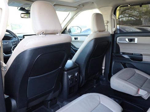 Used 2020 Ford Explorer Limited w/ Class III Trailer Tow Package image 14