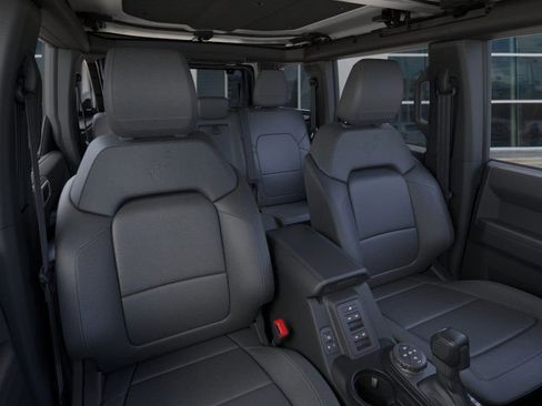 New 2025 Ford Bronco Badlands image 12