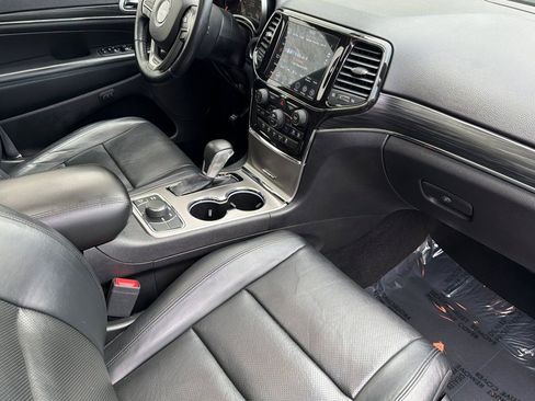 Used 2021 Jeep Grand Cherokee Limited w/ Luxury Group II image 17