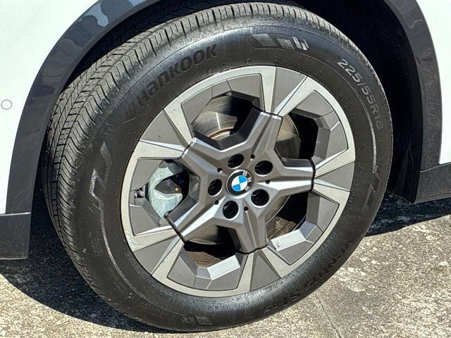 Used 2025 BMW X1 xDrive28i w/ Convenience Package AWD/4WD image 12
