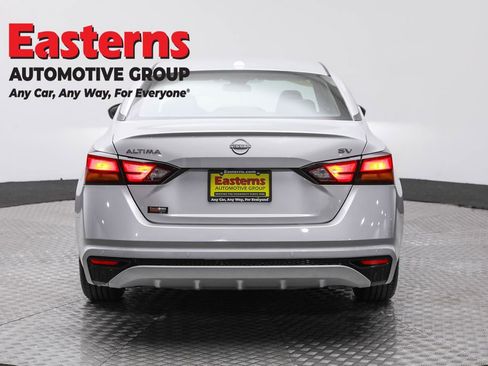 Used 2024 Nissan Altima 2.5 SV image 6