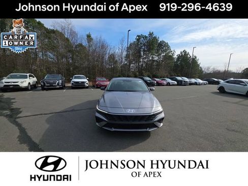 Certified 2025 Hyundai Elantra Sport image 11