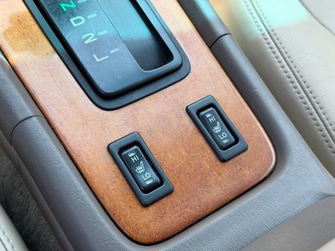 Used 2000 Lexus ES 330 FWD image 13