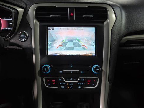 Used 2016 Ford Fusion SE w/ Equipment Group 202A image 26