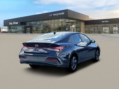 Used 2026 Hyundai Elantra Sport FWD image 7